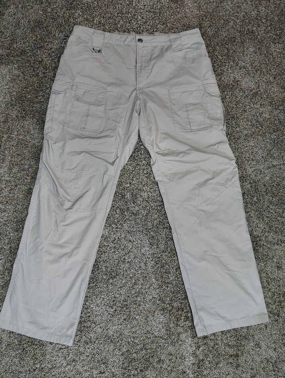 Men's Light Gray Cargo Pants — Multi-Pocket Utility